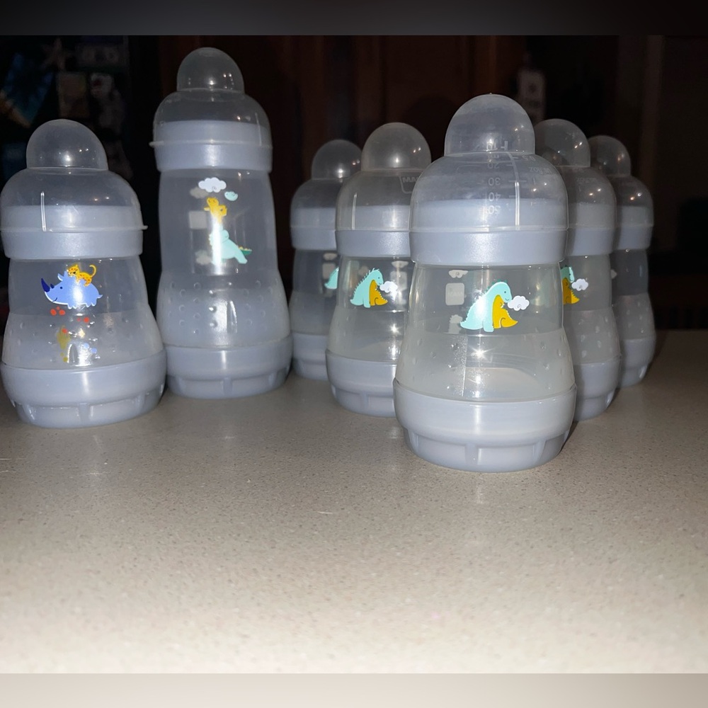 8 Mam dinosaurs bottles
